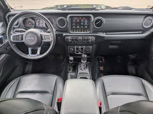 Used 2022 Jeep Wrangler Unlimited Sahara w/ Cold Weather Group image 17