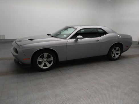 Used 2017 Dodge Challenger SXT RWD image 2