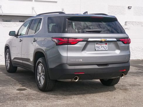 Used 2023 Chevrolet Traverse LT FWD image 7