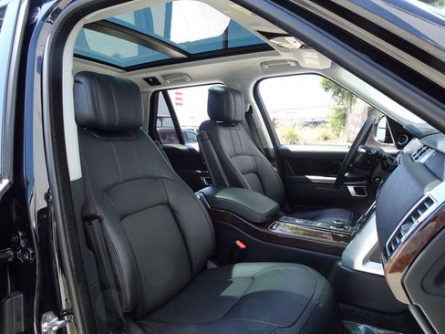 Used 2020 Land Rover Range Rover HSE image 23