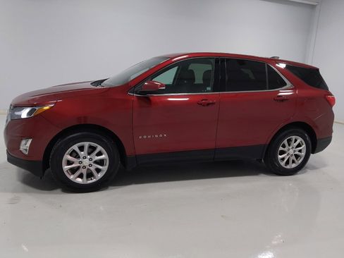 Used 2019 Chevrolet Equinox LT w/ Driver Convenience Package image 2