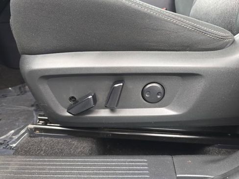 Used 2024 Nissan Rogue SV image 23