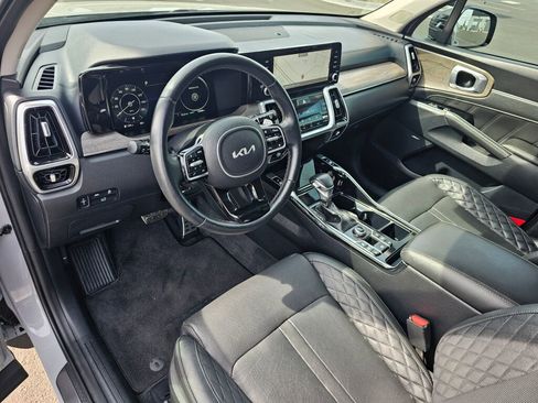 Used 2023 Kia Sorento SX Prestige AWD/4WD image 2