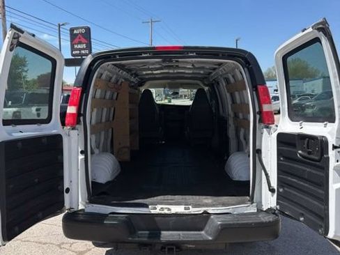 Used 2016 Chevrolet Express 2500 Extended RWD image 2
