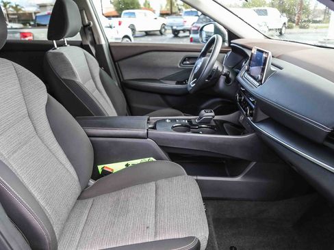 Used 2022 Nissan Rogue S image 17