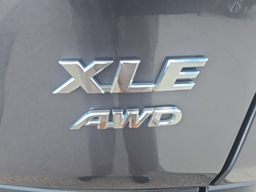 Used 2025 Toyota RAV4 XLE AWD/4WD image 36