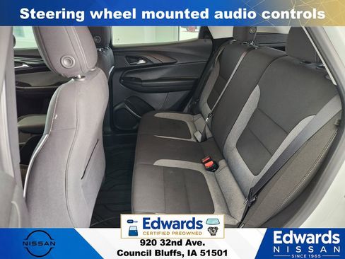 Used 2025 Chevrolet TrailBlazer LT w/ LT Cold Weather Package FWD image 15