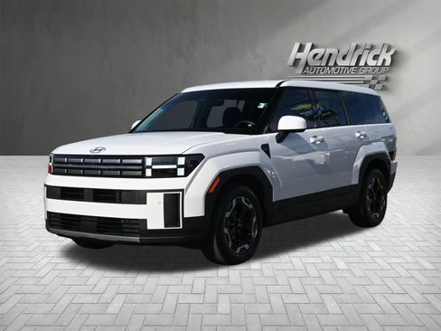 Used 2024 Hyundai Santa Fe SE image 6