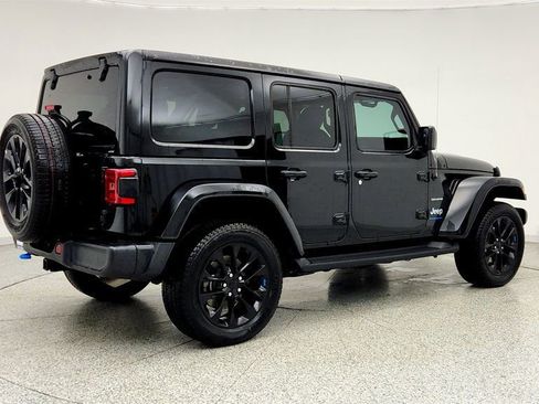 Used 2023 Jeep Wrangler Unlimited Sahara AWD/4WD image 5