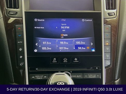 Used 2019 INFINITI Q50 Luxe w/ Essential Package (3.0T Luxe) AWD/4WD image 18