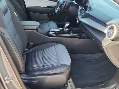 Used 2024 Chevrolet Trax LT w/ Driver Confidence Package image 12