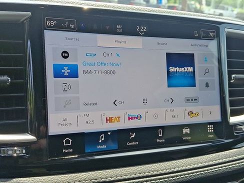 New 2025 Chrysler Pacifica Select AWD/4WD image 17