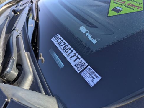 Used 2021 Jeep Grand Cherokee Laredo image 31