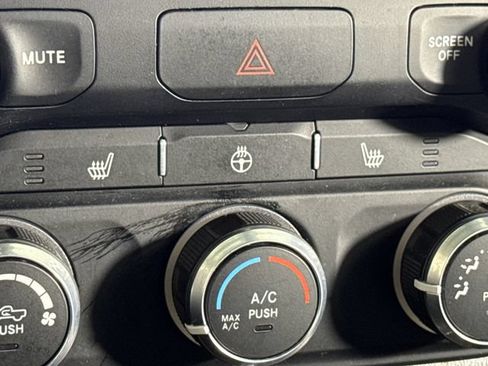 Used 2023 RAM 1500 Big Horn AWD/4WD image 38