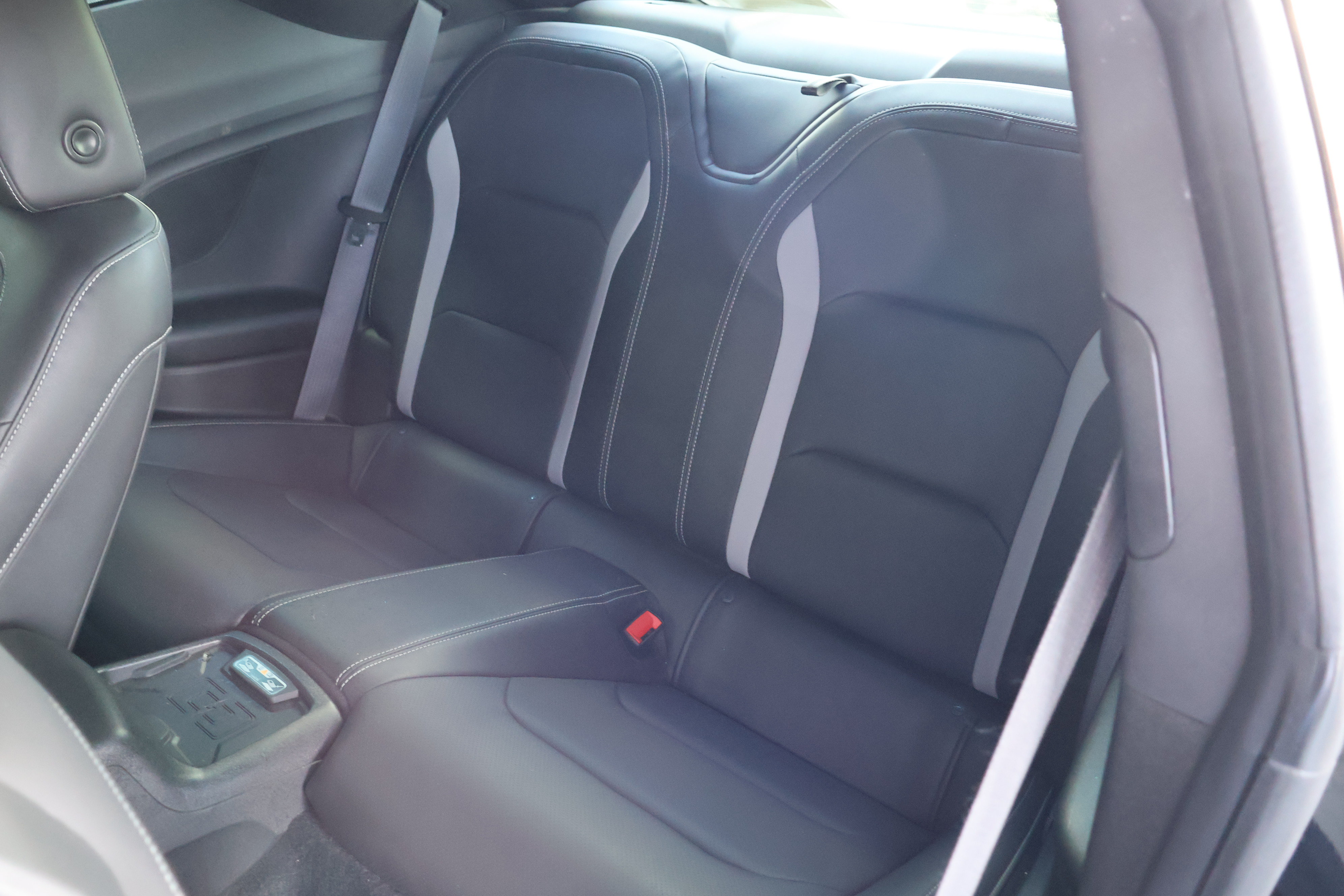 Used 2016 Chevrolet Camaro SS RWD image 12