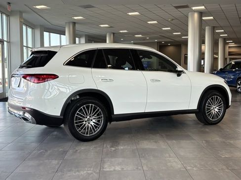 Certified 2025 Mercedes-Benz GLC 300 image 3