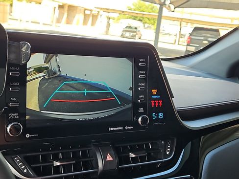 Used 2019 Toyota C-HR Limited FWD image 13