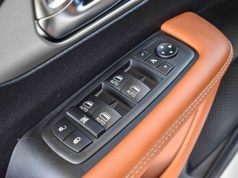 New 2026 Chrysler Pacifica Pinnacle w/ Trailer Tow Group image 21