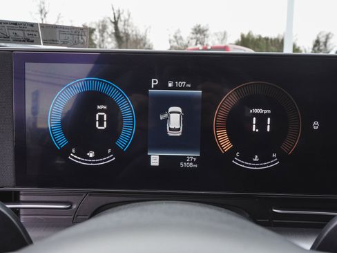 Used 2025 Hyundai Kona SEL image 16