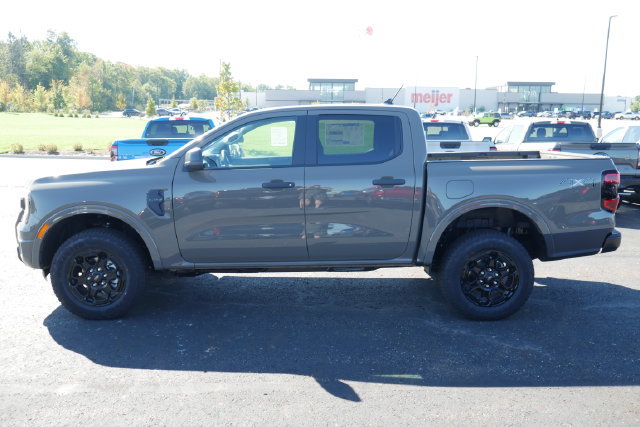 New 2026 Ford Ranger XLT w/ Black Appearance Package AWD/4WD image 8