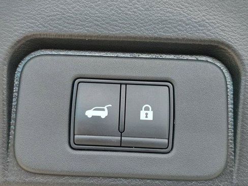 Used 2024 Nissan Rogue SV AWD/4WD image 10