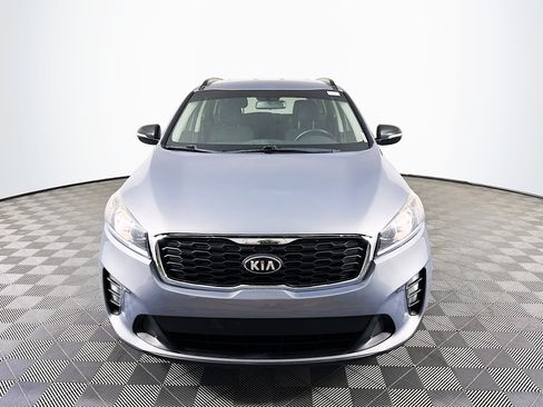 Used 2019 Kia Sorento S image 2