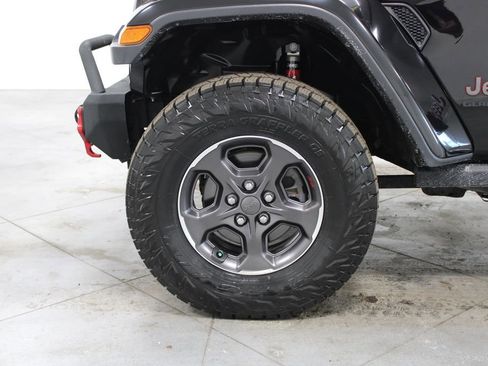 Used 2021 Jeep Gladiator Rubicon w/ Trailer Tow Package AWD/4WD image 18