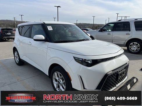 Used 2024 Kia Soul LX w/ Option Group 015 image 2