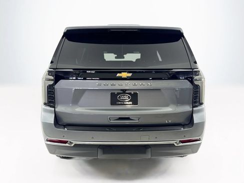 Used 2025 Chevrolet Suburban LT w/ Comfort Package RWD image 4