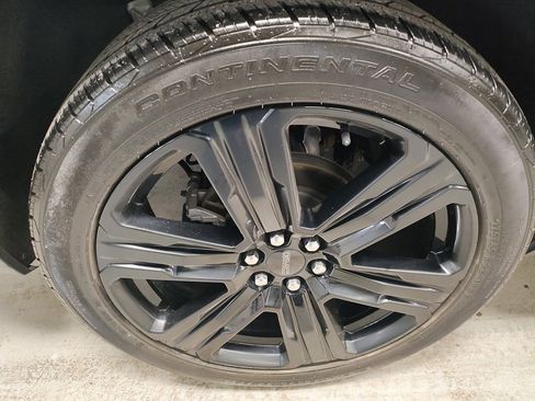 Used 2024 GMC Acadia Elevation w/ Black Edition image 3