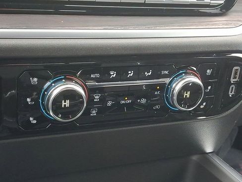 New 2026 GMC Sierra 2500 SLT w/ SLT Premium Package image 15