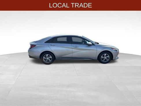 Used 2021 Hyundai Elantra SE FWD image 8