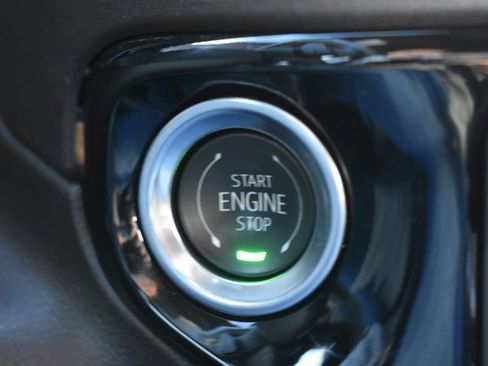 Used 2025 GMC Sierra 1500 SLT image 31