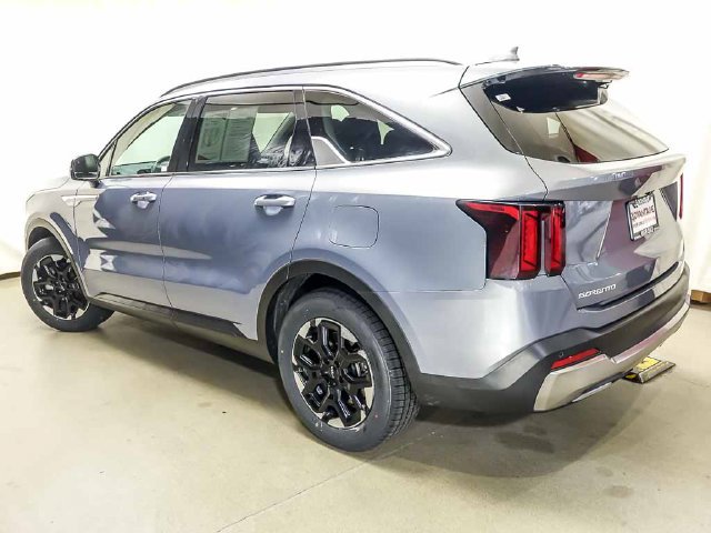 Used 2024 Kia Sorento S FWD image 5