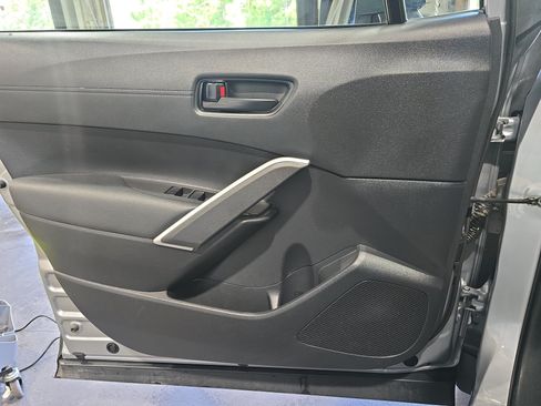 Used 2024 Toyota Corolla Cross AWD Hybrid w/ Moonroof Package image 26