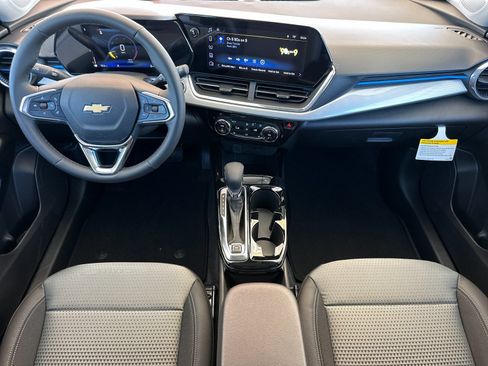 Used 2026 Chevrolet Trax LT w/ Driver Confidence Package FWD image 14