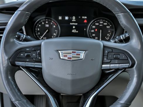 Used 2023 Cadillac XT6 Premium Luxury w/ Technology Package image 21