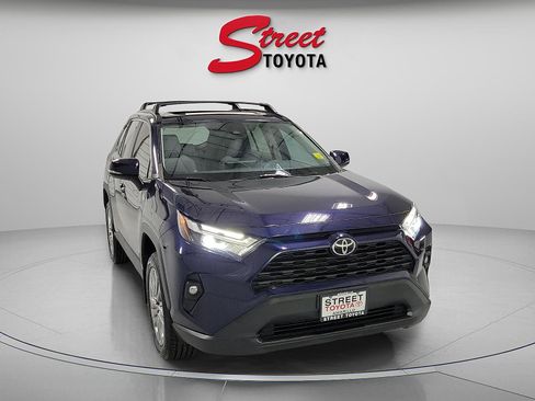 Used 2023 Toyota RAV4 XLE Premium FWD image 3