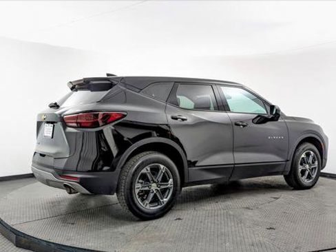 Used 2023 Chevrolet Blazer LT image 7