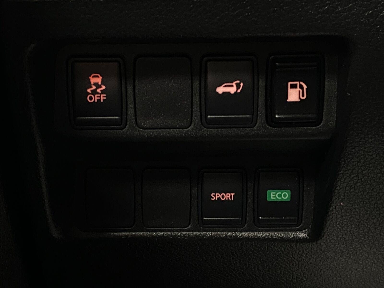 Used 2018 Nissan Rogue SV FWD image 15