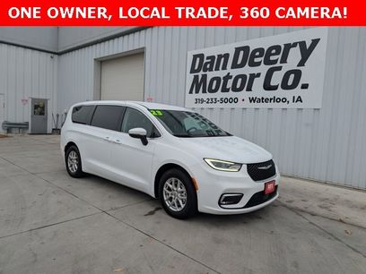 Used 2023 Chrysler Pacifica Touring-L