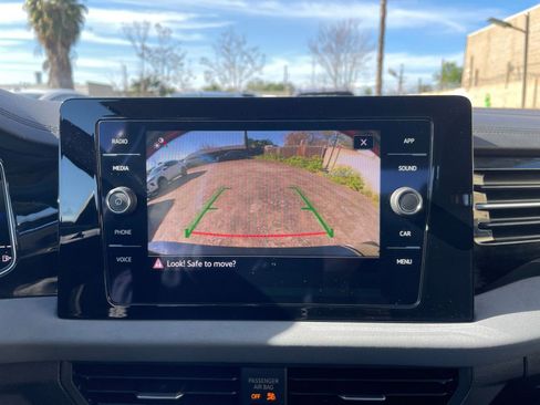 Used 2025 Volkswagen Jetta SE image 24