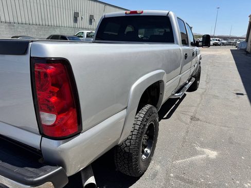 Used 2006 Chevrolet Silverado 3500 LT w/ Heavy-Duty Power Package AWD/4WD image 18