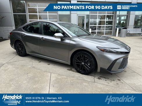 Used 2025 Toyota Camry SE w/ Convenience Package AWD/4WD image 1