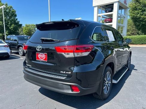 Used 2017 Toyota Highlander SE AWD/4WD image 7