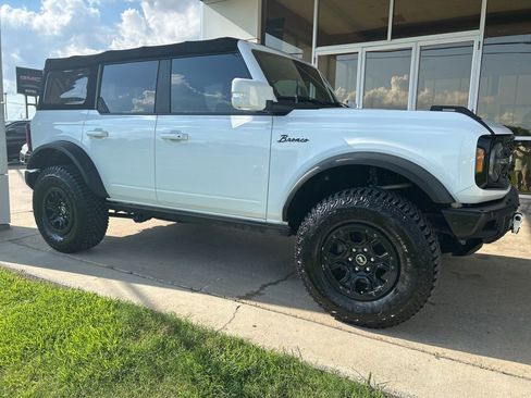 Used 2022 Ford Bronco Outer Banks w/ Sasquatch Package AWD/4WD image 2