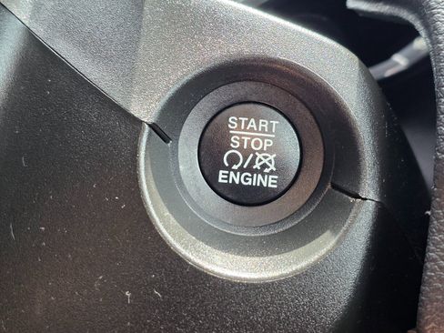 Used 2020 Jeep Compass Limited FWD image 39
