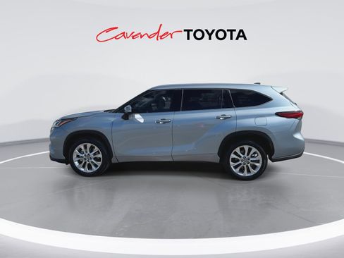 Used 2023 Toyota Highlander Limited image 5