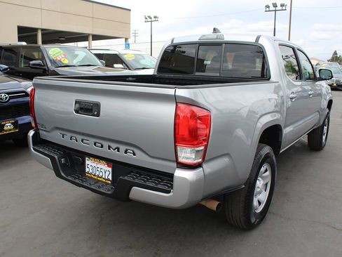 Used 2020 Toyota Tacoma SR w/ SR Convenience Package image 7