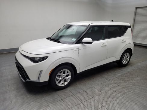 Used 2025 Kia Soul S FWD image 2